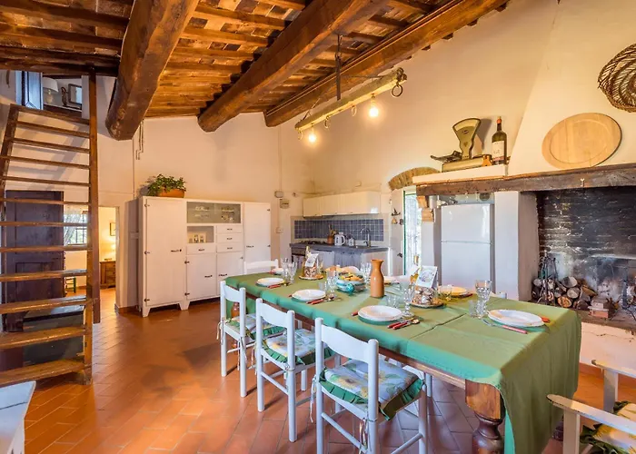 Spacious Estate In San Gimignano