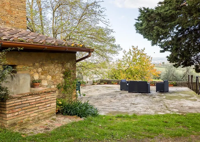 Spacious Estate In San Gimignano