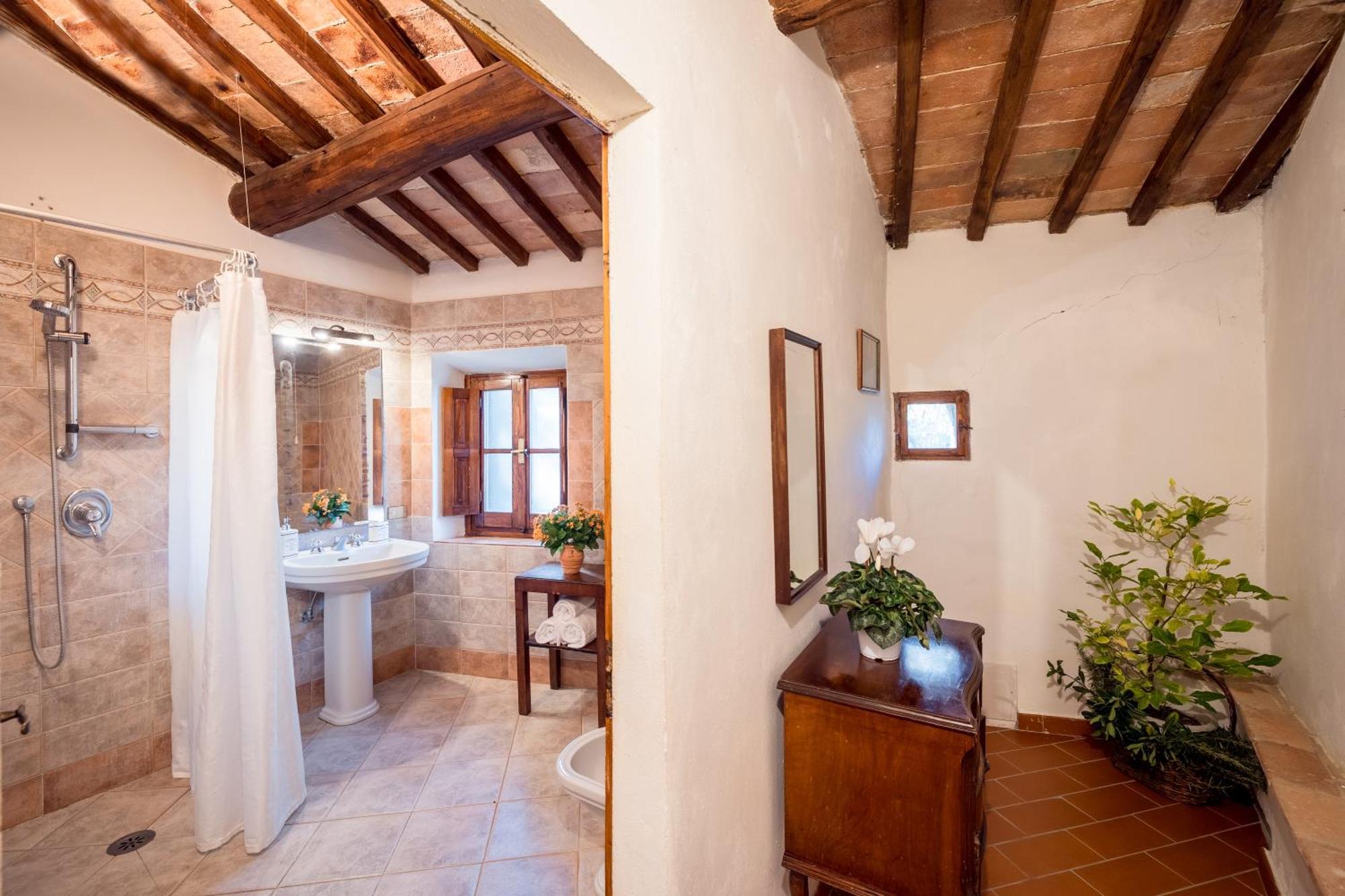 Spacious Estate In Holiday home San Gimignano